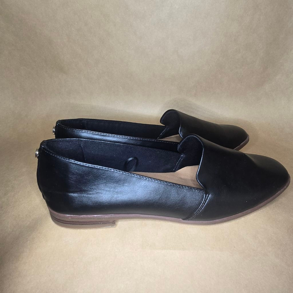 Chaps Women’s Black Leather Slip-On Shoes Size 8 — Casual Flats / Loafers